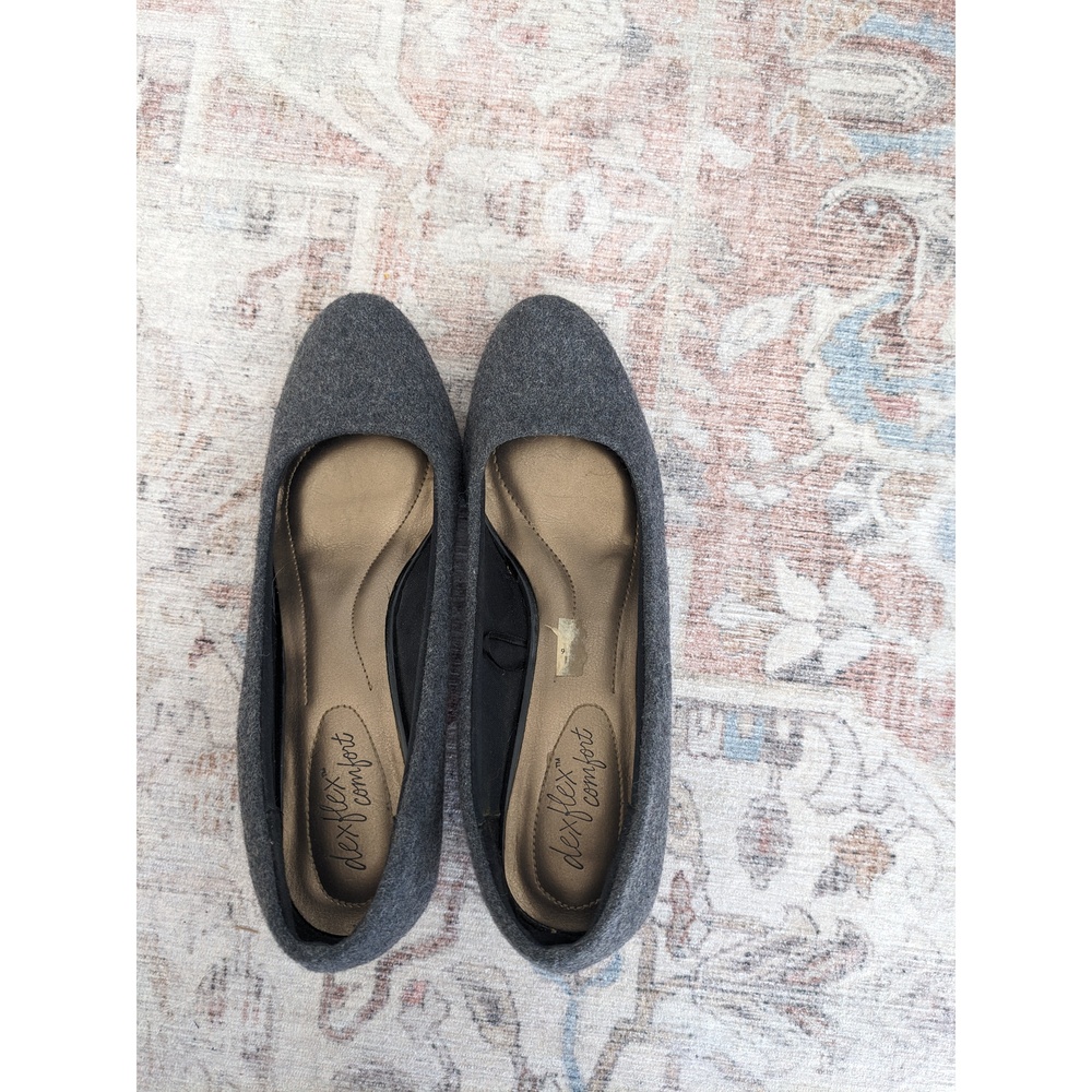 Dexflex comfort black patent leather and gray flannel wedges size 9